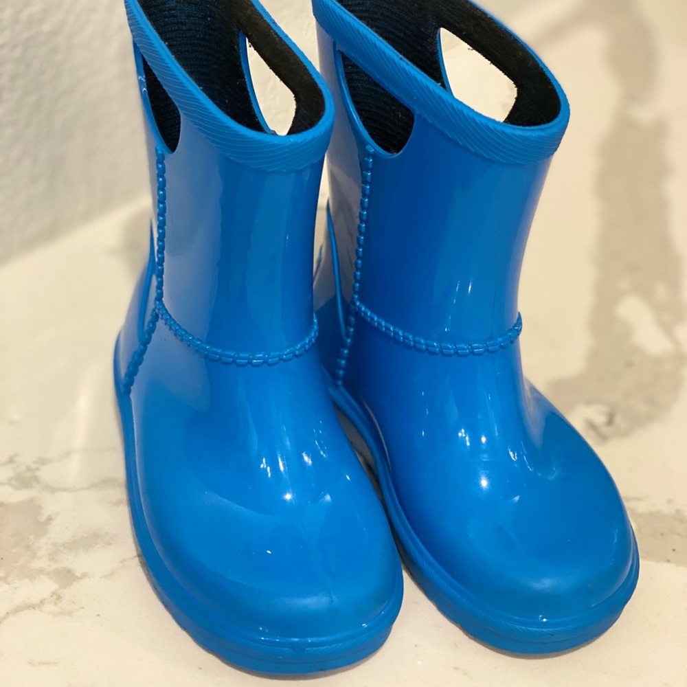 Ugg rain boots